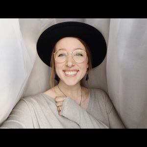 Meet your Posher, Madeline